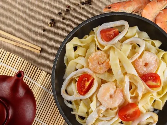 WOK c морепродуктами